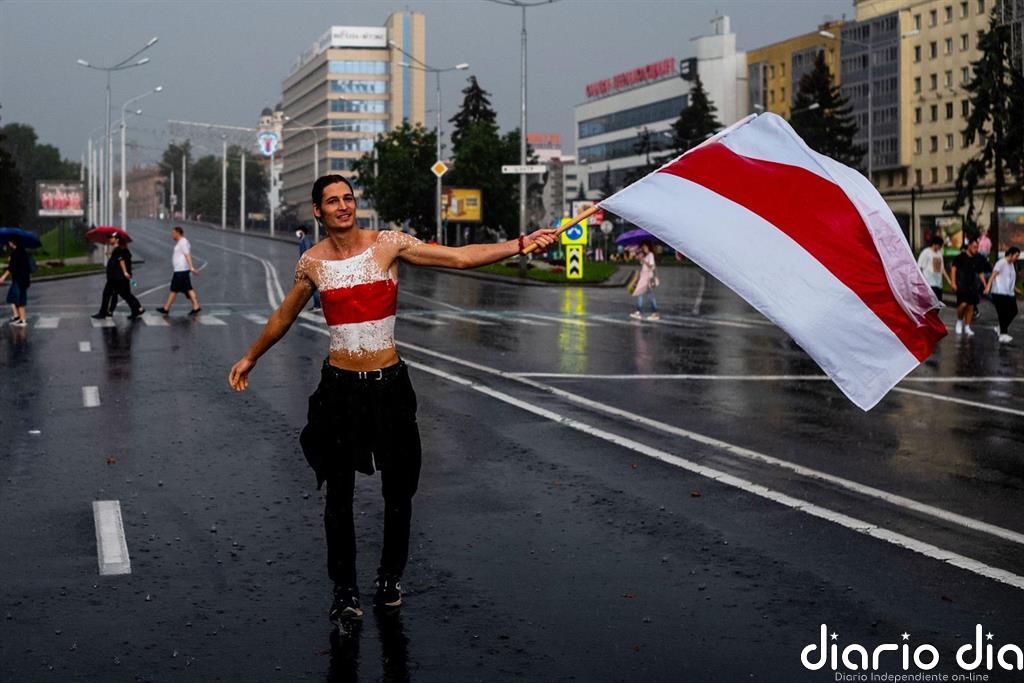 Detenidas decenas de personas en una protesta en Minsk en apoyo a la opositora Maria Kolesnikova