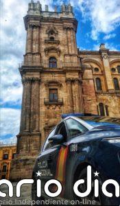 Detenido en Málaga por asaltar a una joven a la que siguió, abordó en un edificio, arrastró por las escaleras y robó