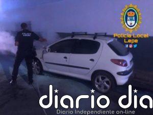 Detenido por rociar con gasolina a dos policías que extinguían el incendio de su vehículo en Lepe (Huelva)