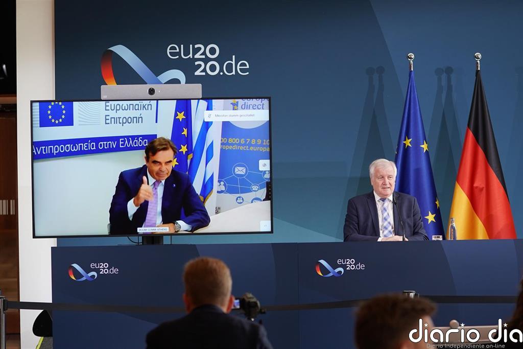 Diez países acogerán a 400 menores de Moria mientras Bruselas pide a Atenas un nuevo campo "cuanto antes"