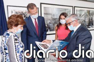 Don Felipe VI y Doña Letizia reciben el Premio Extraordinario Heraldo 125 aniversario