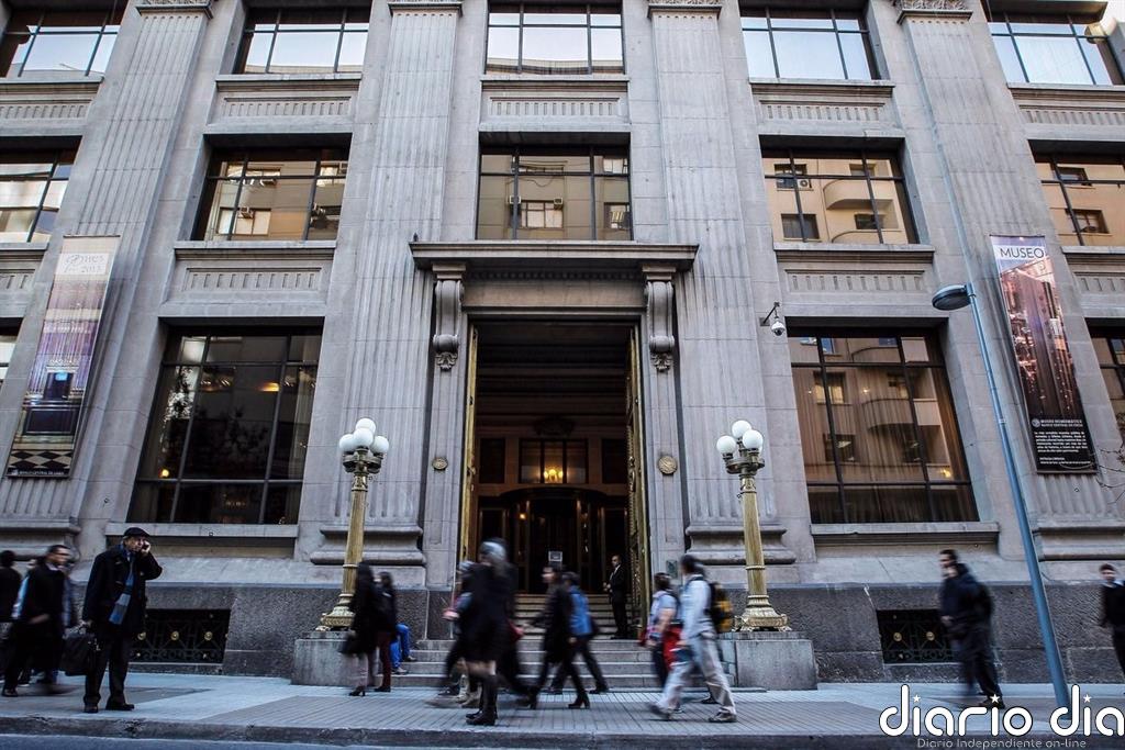 El banco central de Chile ve signos de recuperación en ciertos sectores, aunque otros siguen muy afectados