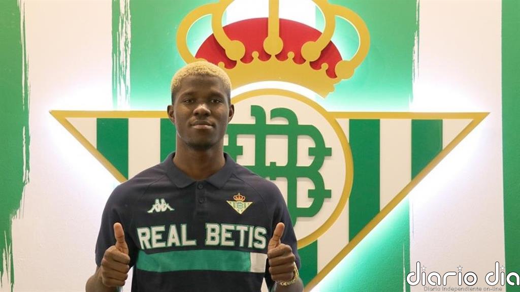 El Betis promociona al canterano Paul y amplía su contrato hasta 2024