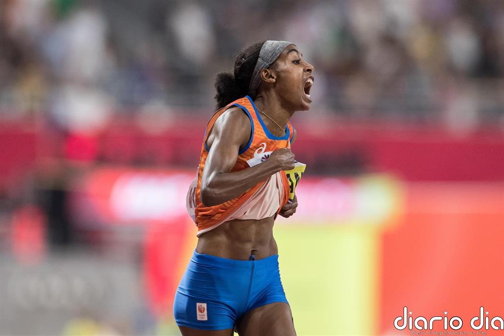 El británico Mo Farah y la holandesa Sifan Hassan baten el récord mundial de la hora