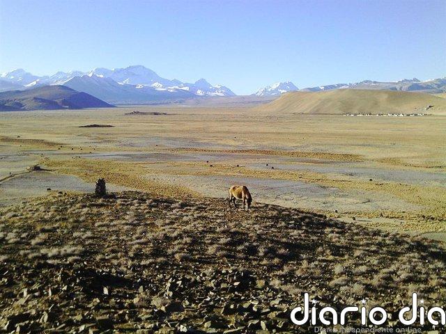 El deshielo ártico intensifica el transporte de aerosoles al Tibet Paisaje tibetano