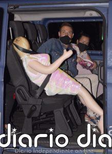 Antonio David Flores comparte noche de hotel con su "nueva amiga"