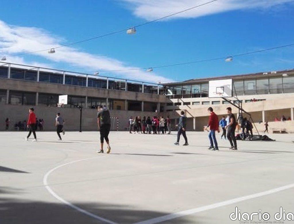 Ascienden a 140 las aulas clausuradas por covid en Euskadi, el 0,8% del total