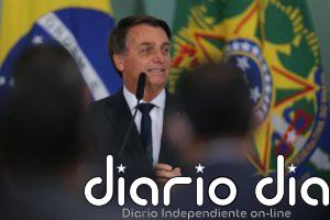 Bolsonaro dice que la pandemia se está "terminando" mientras Brasil roza las 160