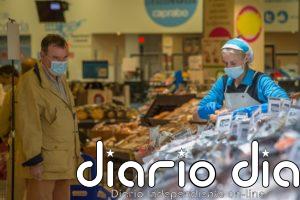 Caprabo baja a la mitad el precio de las mascarillas de un solo uso