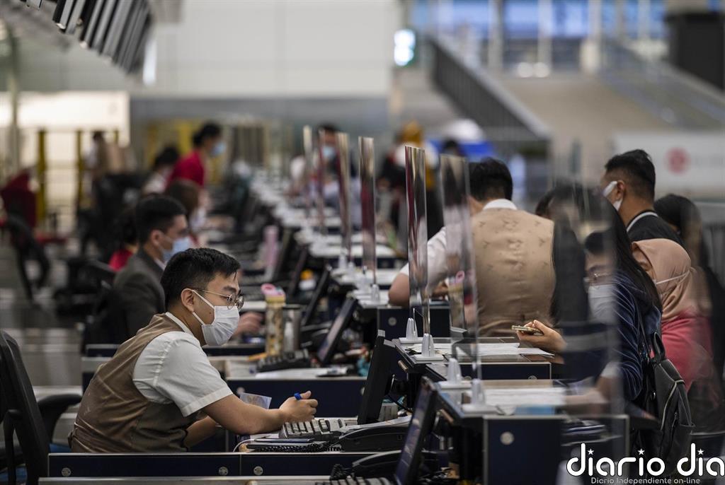 China asciende a 182 los casos de coronavirus, cinco de ellos activos, tras el brote de Xinjiang