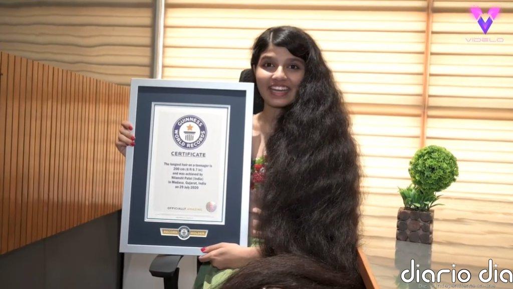 Conoce a Nilanshi Patel, la Rapunzel de 18 años cuya larga cabellera le ha hecho merecedora de un récord mundial Guinnes