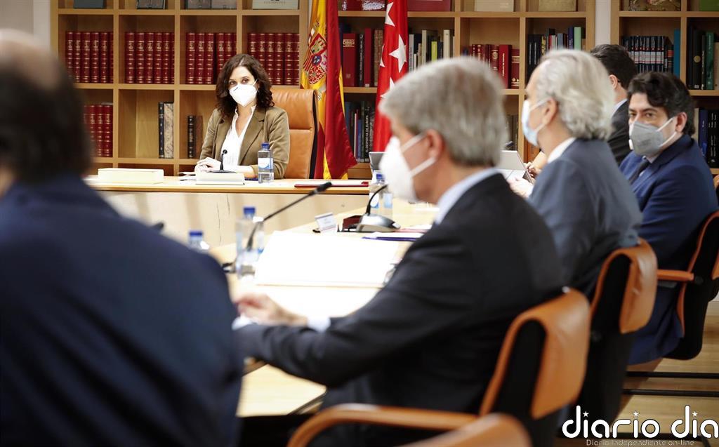 Consejeros del PP se oponen al cierre perimentral de Madrid, sobre el que Ayuso decidirá esta tarde
