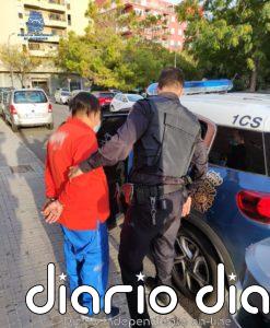 Detenido por retener en un domicilio de Palma a su pareja y a los familiares de ésta