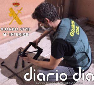 Detenidos dos adultos y una chica fugada de un centro de menores por el robo en cinco viviendas en Roquetas (Almería)