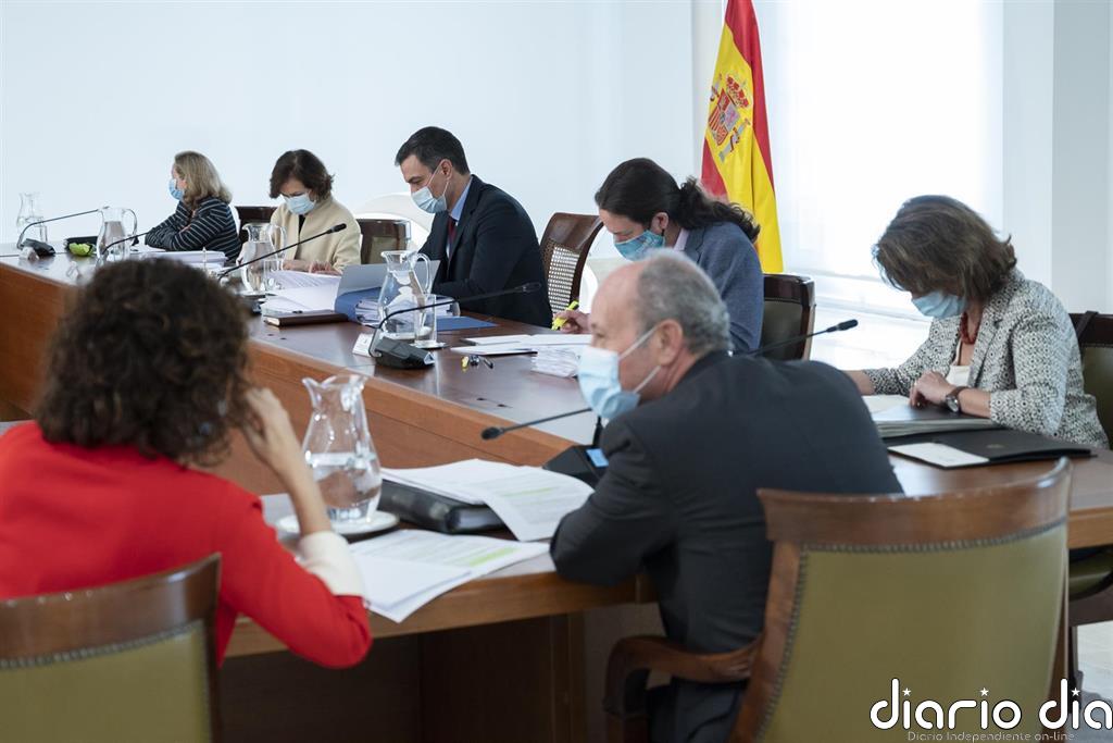 El Gobierno se aplica la subida de sueldo de los funcionarios que se negó a diputados y senadores