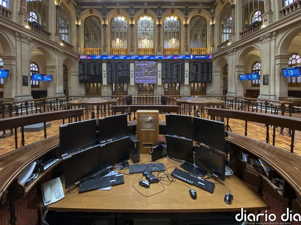 El Ibex 35 sube un 0,45% a media sesión, pero continúa afincado en los 6