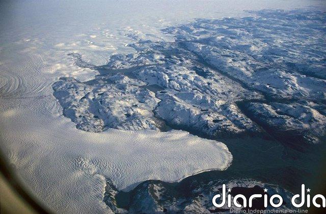 El mapa de Groenlandia está cambiando por el veloz deshielo Una vista aérea de la capa de hielo de Groenlandia tomada en septiembre de 1992.