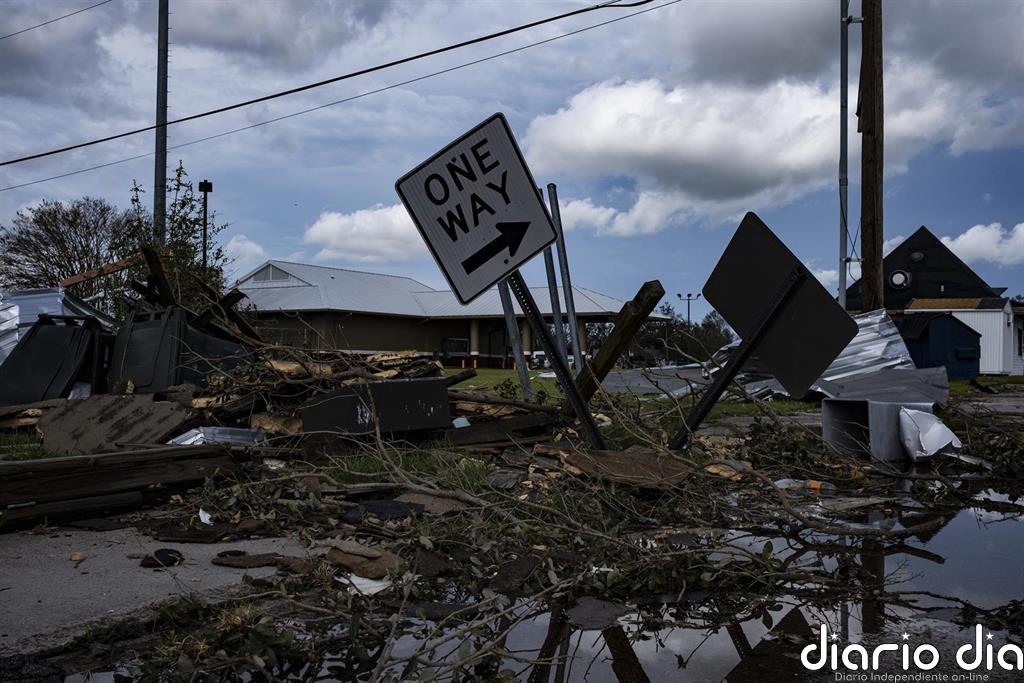 El paso de 'Zeta' por Estados Unidos deja al menos dos muertos y miles de personas sin luz