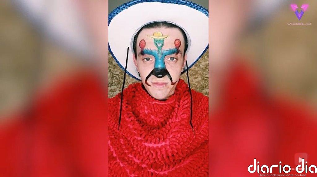 Este hombre hace que los personajes pintados en su cara cobren vida utilizando sus expresiones para hacerlos bailar