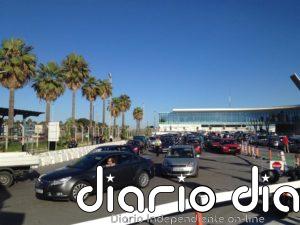 Fabián Picardo y Juanma Moreno conversan para garantizar el cruce de trabajadores en la frontera