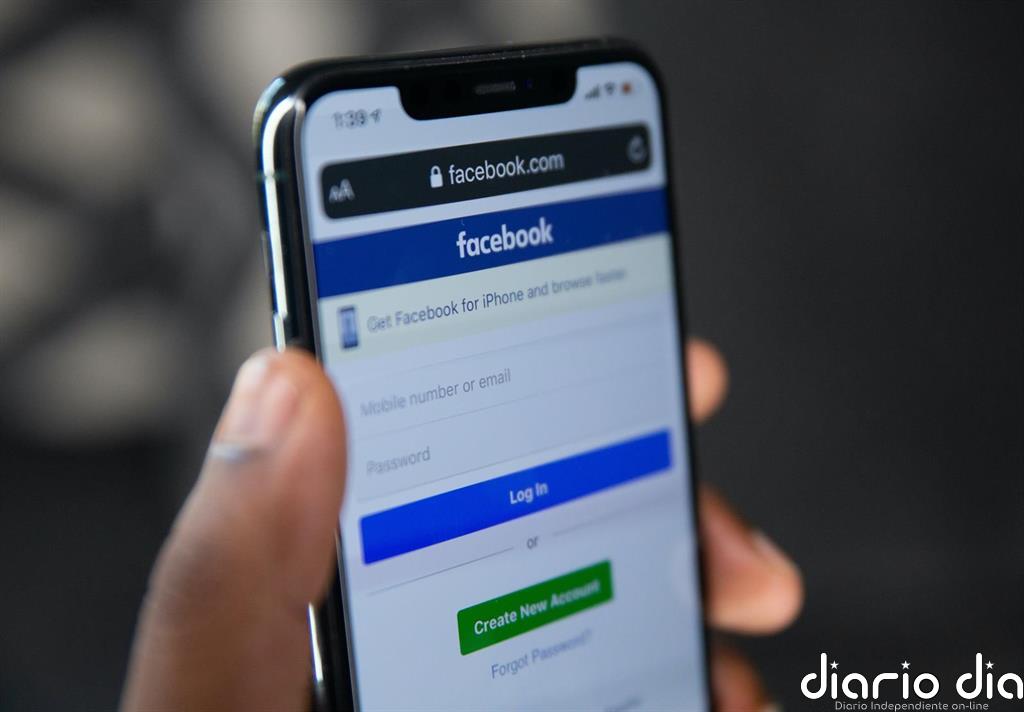 Facebook prueba públicamente el modo oscuro en su aplicación para Android