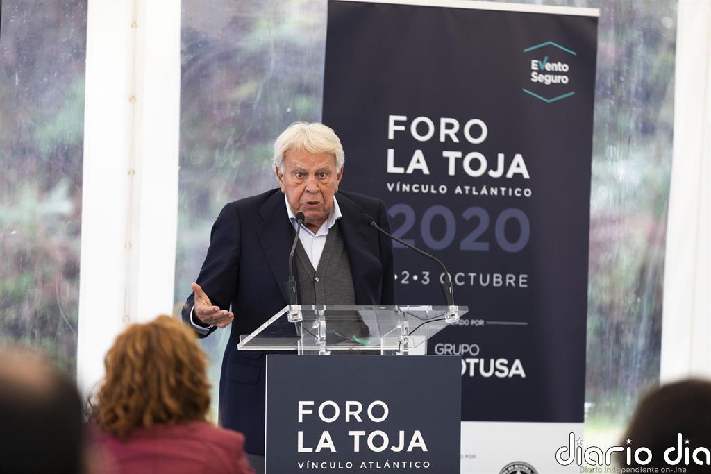 Felipe Gonzalez sale en defensa del Rey y resalta su "prudencia", "neutralidad" y su actuación "impecable"