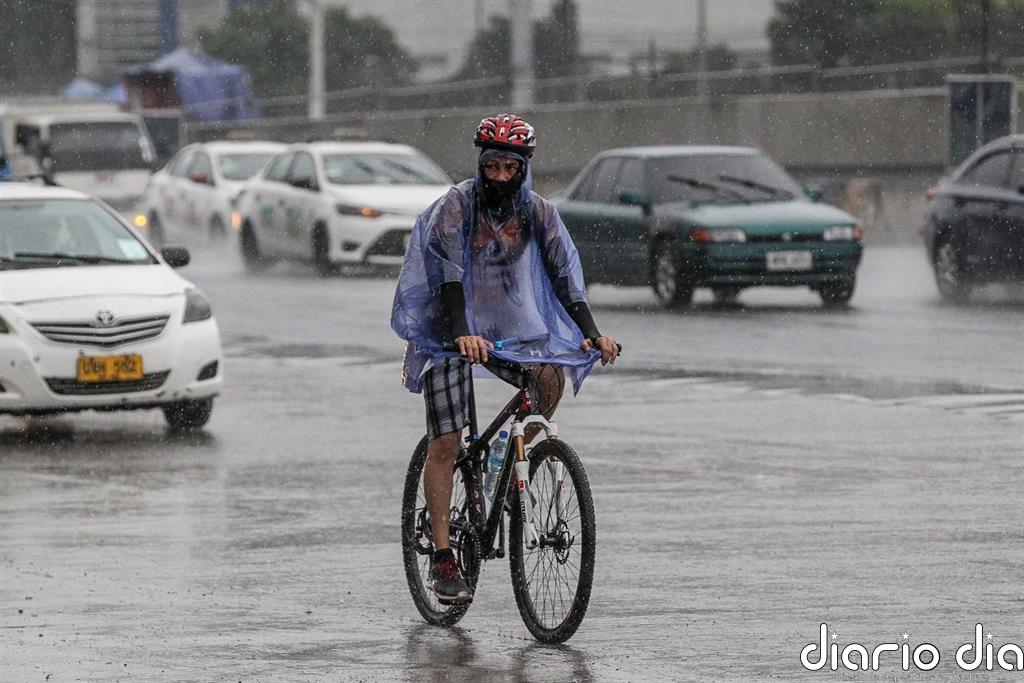 Filipinas se prepara para enfrentarse al peor tifón desde 2013 y evacúa a cientos de miles de personas