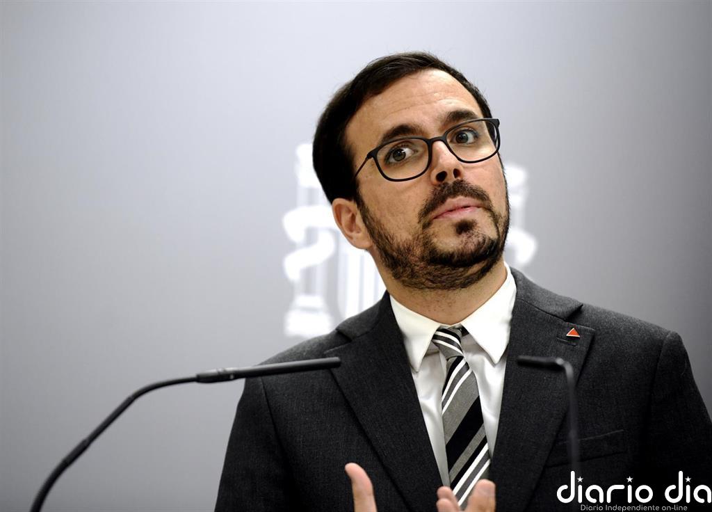 Garzón avisa a 25 equipos de fútbol de que deben extinguir sus contratos de publicidad de apuestas al final de temporada