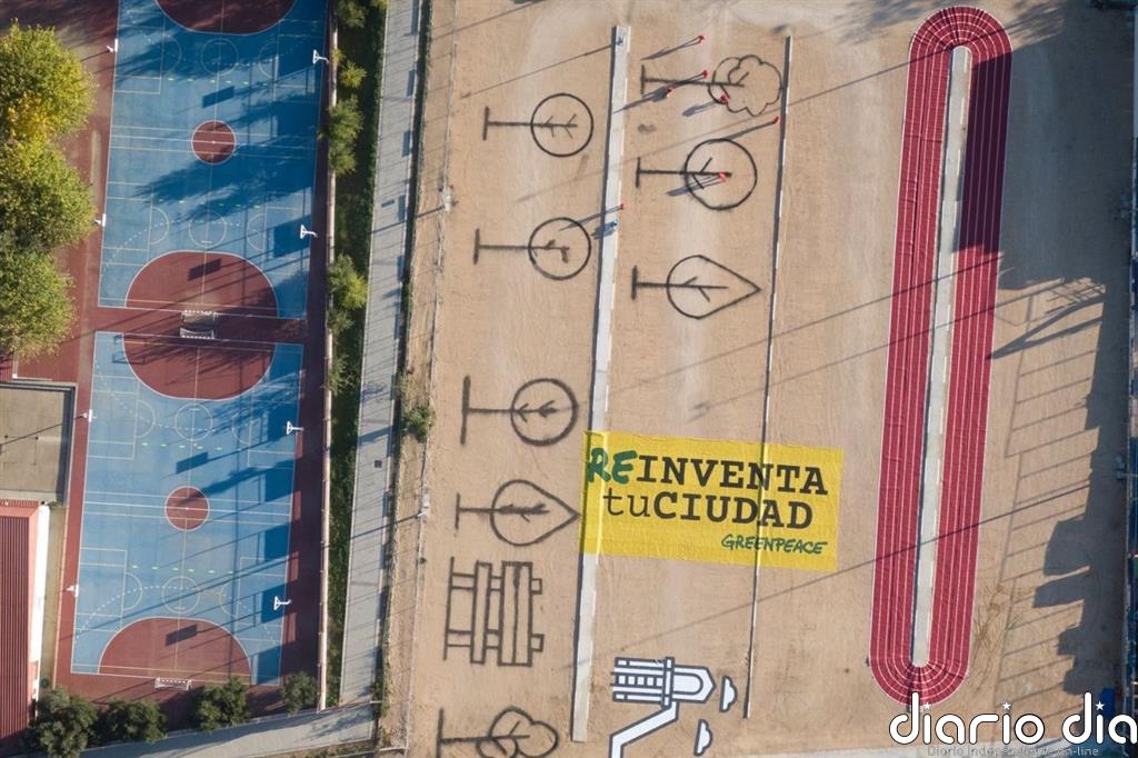 Greenpeace transforma espacios ocupados por coches en espacios "más verdes y sostenibles" en varias ciudades