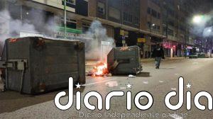 Incidentes en el barrio burgalés de Gamonal con quema de contenedores y protestas contra el toque de queda