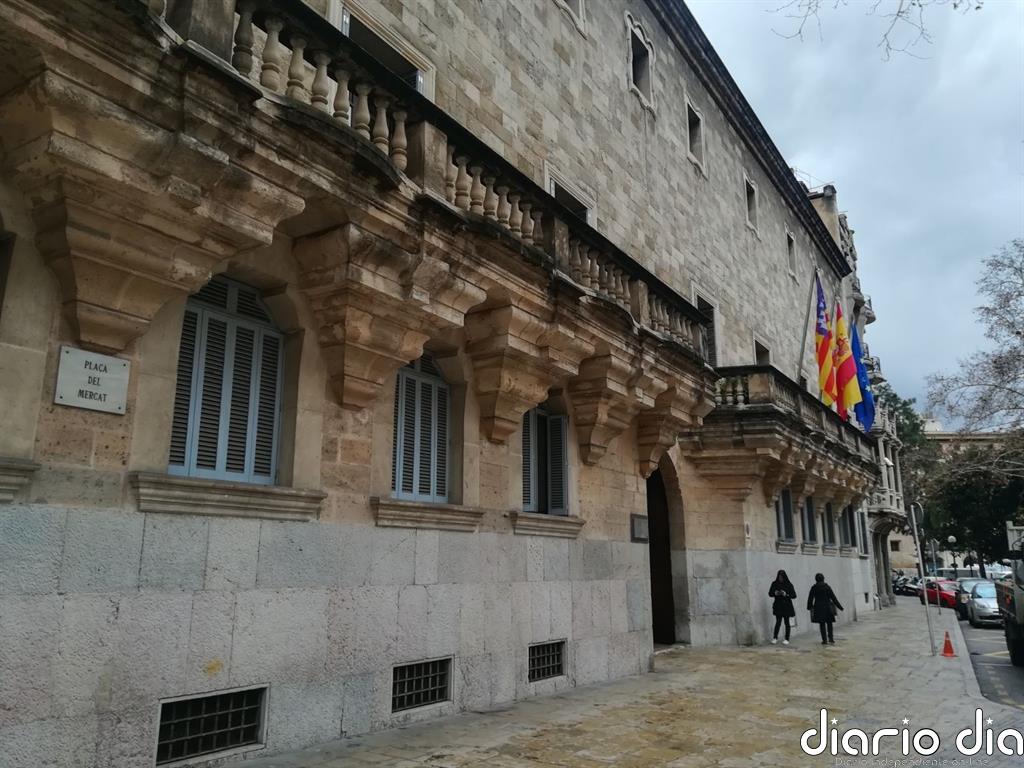 La Fiscalía reclama 21 años de prisión para dos hombres por pagar a menores a cambio de sexo y prácticas fetichistas