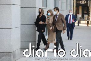 La mujer de Bárcenas recoge en la Audiencia Nacional la orden para entrar en prisión por Gürtel