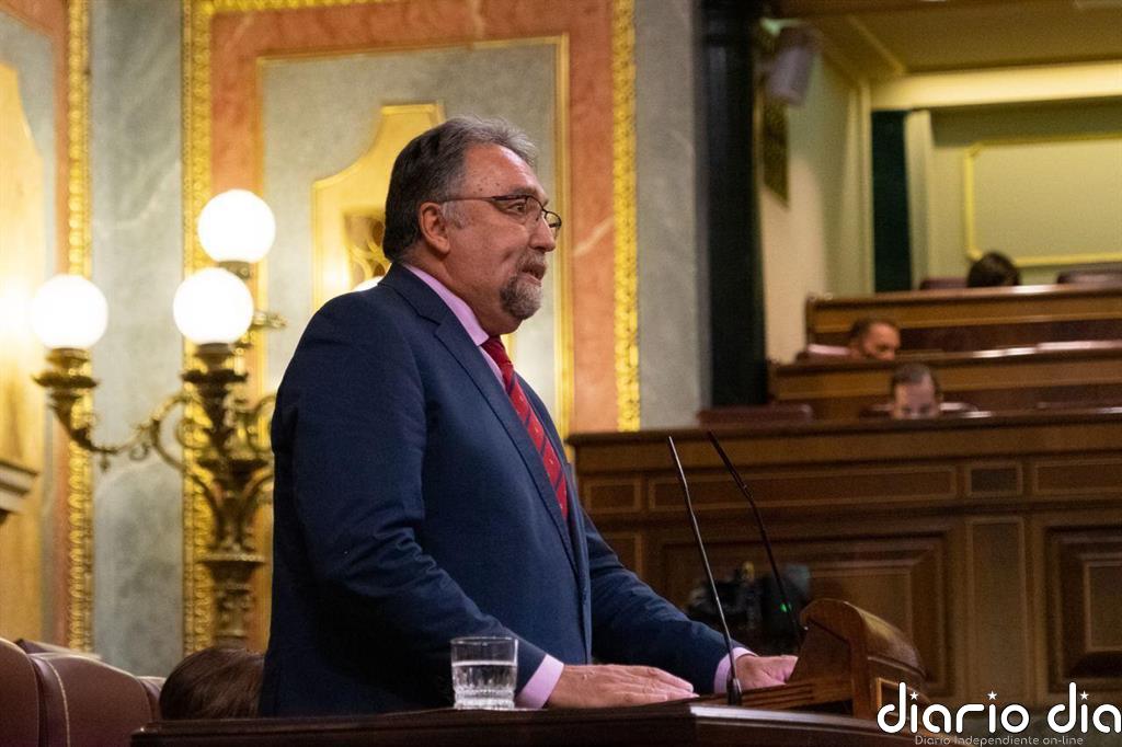 La oposición reprocha al Gobierno el retraso del prometido estatuto para la gran industria