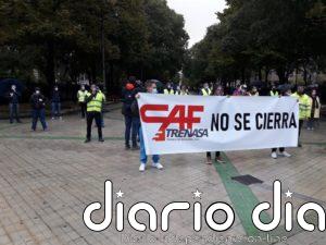 La plantilla de Trenasa suspende la huelga y pone como "línea roja" mantener todos los empleos el 31 de enero