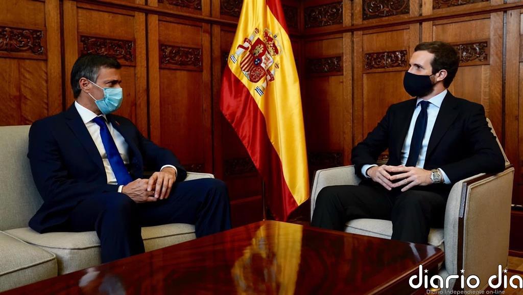 Leopoldo López agradece a Casado su compromiso con la democracia en Venezuela tras reunirse con él en el Congreso