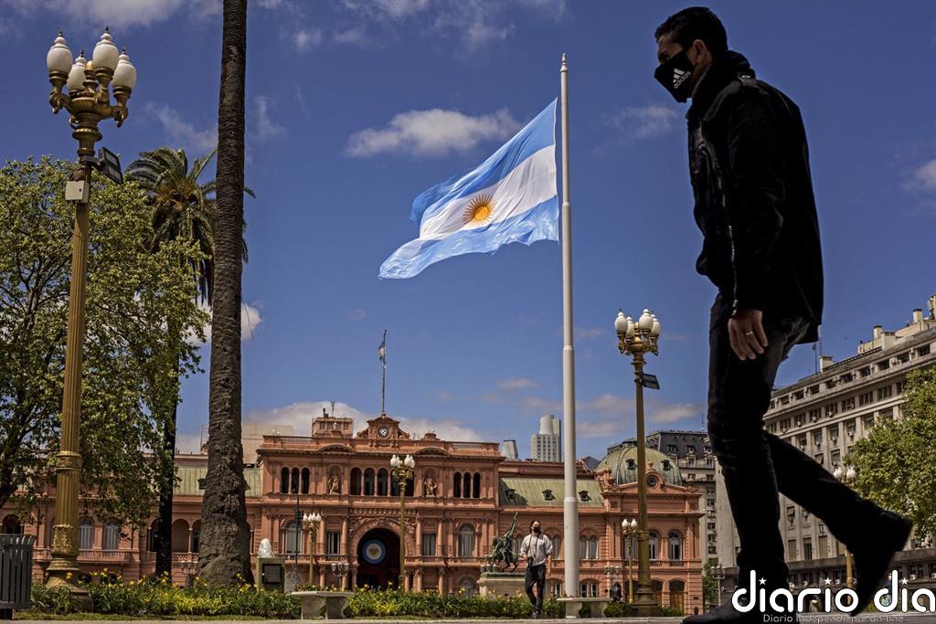 Más de 30
