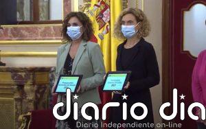 Montero entrega a Batet los Presupuestos Generales del Estado de 2021