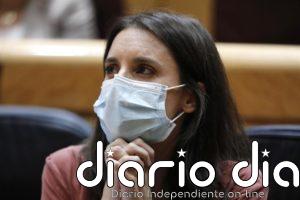 Montero ve "bochornoso" que Teresa Rodríguez se compare con una trabajadora despedida: "Cobras tu salario de política"