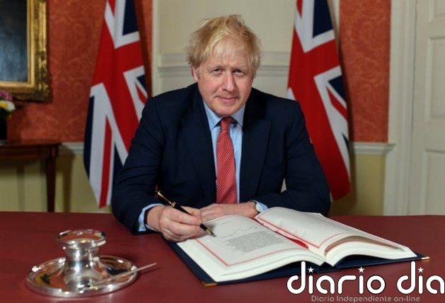 Pesca, aranceles y fronteras: tras el Brexit, ¿a qué juegan Johnson y la UE?