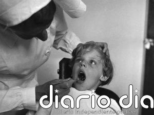 ¿A qué edad debería de ir un niño por primera vez al dentista?