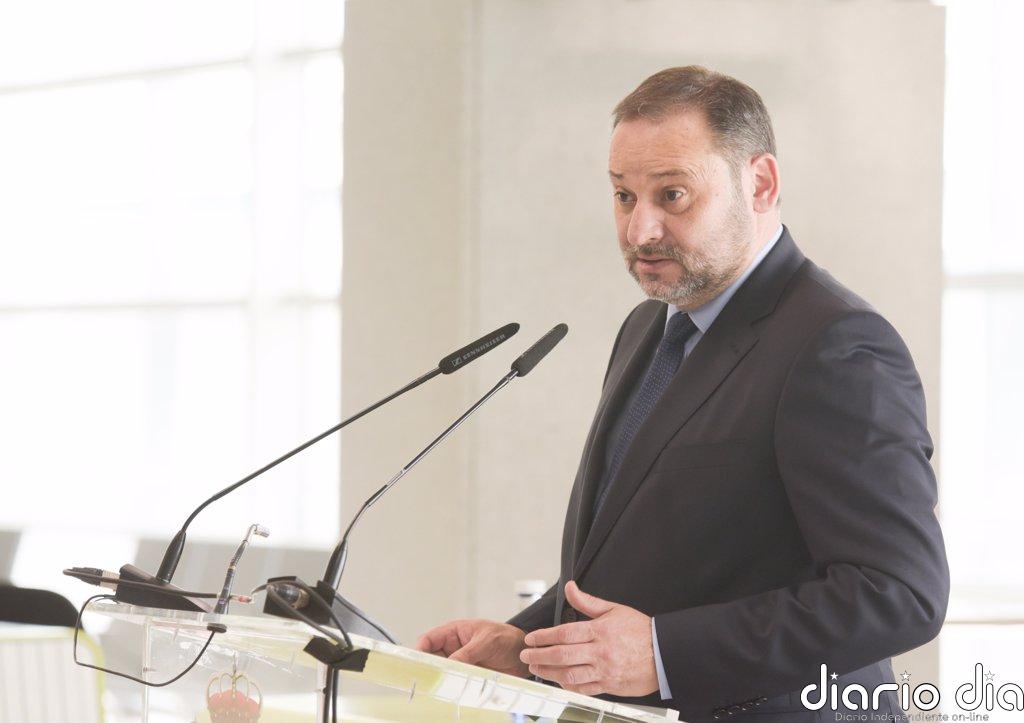 Ábalos dice que los campamentos en Canarias son provisionales y pide "responsabilidad" para frenar la inmigración ilegal