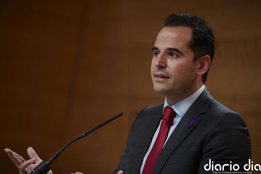 Aguado, sobre las aglomeraciones por compras navideñas: "Prefiero que la gente esté en la calle que en casas"