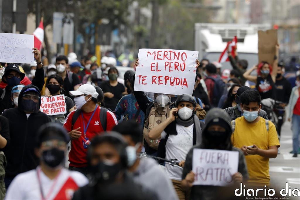 Al menos 27 detenidos en Lima en las protestas contra la investidura de Merino como nuevo presidente de Perú