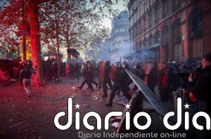 Al menos 37 agentes heridos y otras 46 personas detenidas en las protestas en París contra la Ley de Seguridad
