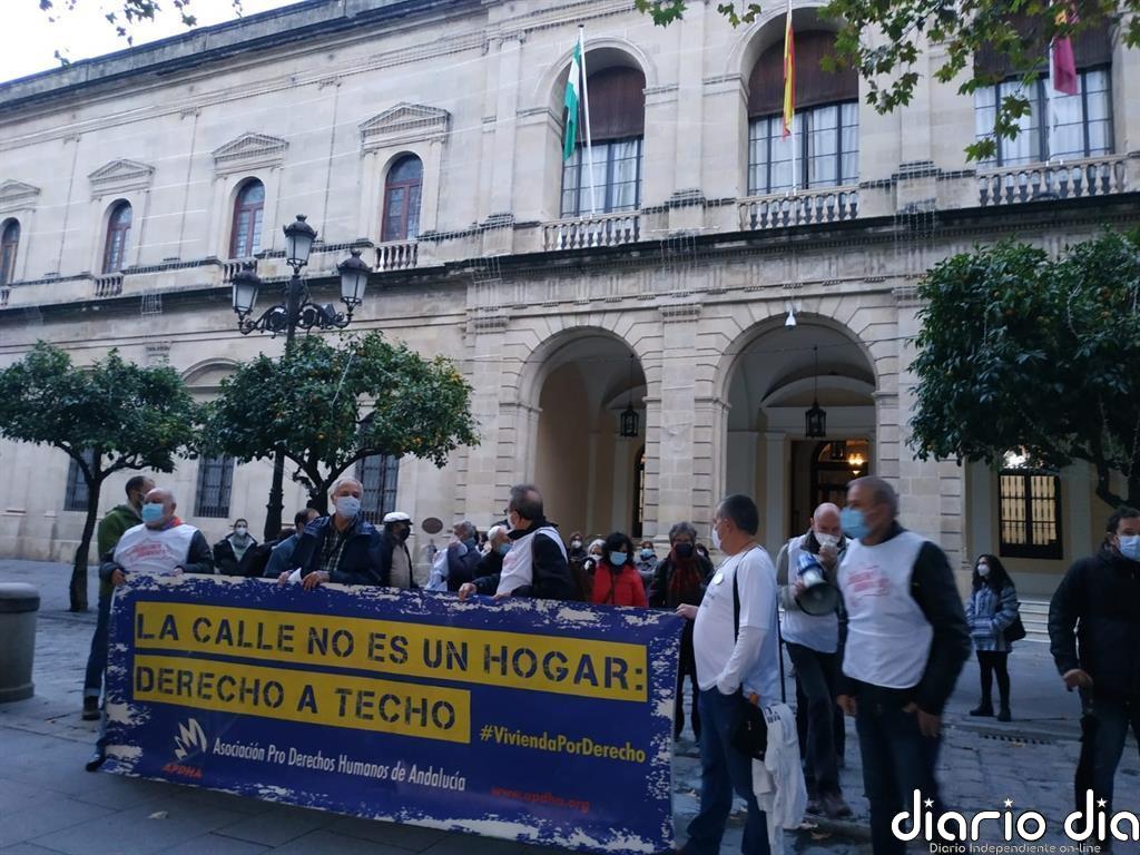 APDH-A valora los "cambios" a mejor en el trato a personas sin hogar en Sevilla pero avisa que son "insuficientes"