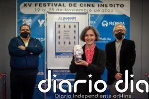Arantxa Aguirre recoge el Premio Miradas del Festival de Cine Inédito de Mérida