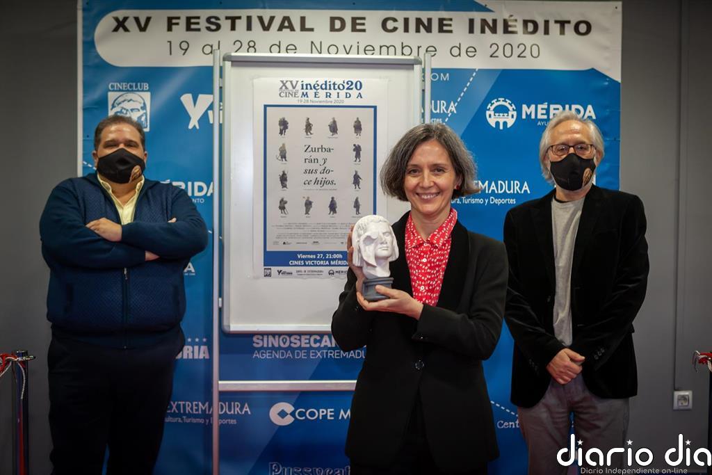 Arantxa Aguirre recoge el Premio Miradas del Festival de Cine Inédito de Mérida