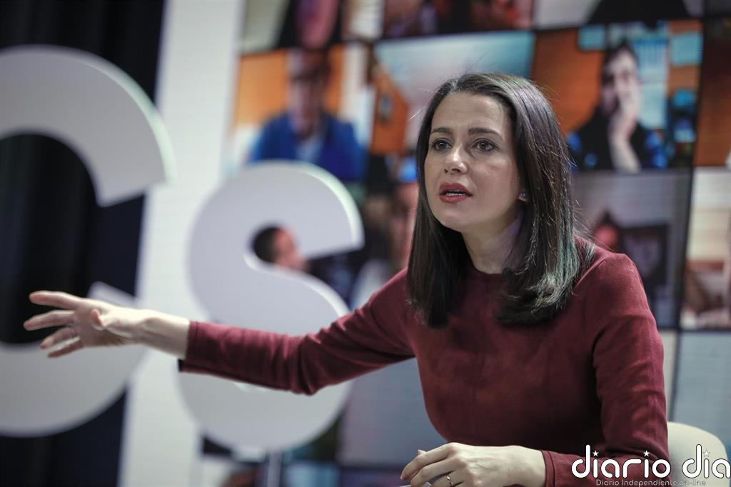 Arrimadas arremete contra las 'cacicadas' del Gobierno, pero dice que seguirá pactando con él