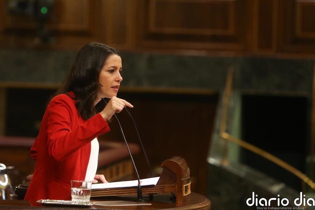 Arrimadas carga contra Gobierno por la exclusión del español en las aulas y lo llevará a TC, UE y Defensor del Pueblo