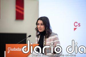 Arrimadas critica que el PSOE acepte que ERC le diga a Madrid "lo que tiene que hacer con los impuestos"